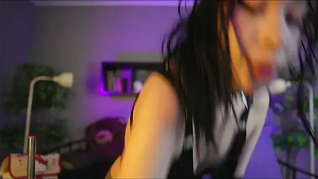 Snapshot of Sabrina_bloom chatting on October 29, 1:13 pm Sabrina bloom online show from October 29, 1:13 pm