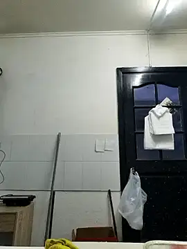 Snapshot of jhoi95 chatting on December 21, 12:18 am jhoi95 online show from December 21, 12:18 am