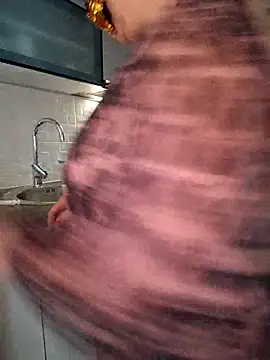 BigAssMom  online show from May 14, 8:54 am