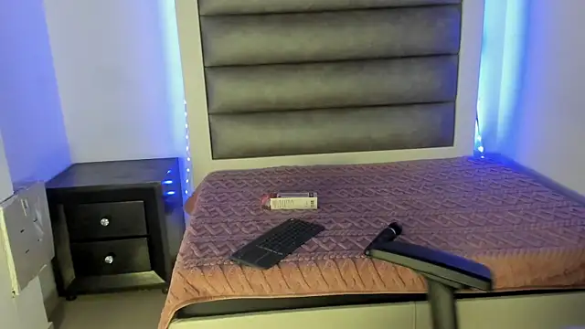 Snapshot of Andrea_brunnette chatting on September 26, 1:26 pm Andrea brunnette online show from September 26, 1:26 pm