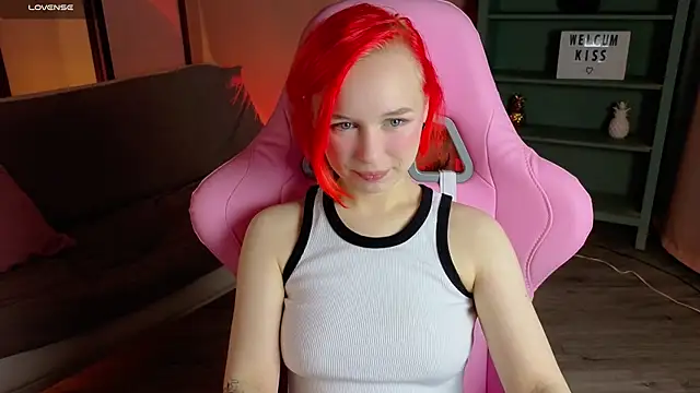 NaomiYoru online show from October 2, 8:27 pm