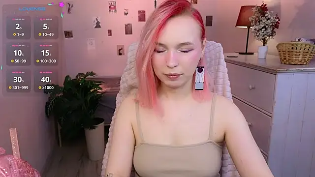 NaomiYoru online show from May 5, 8:39 pm