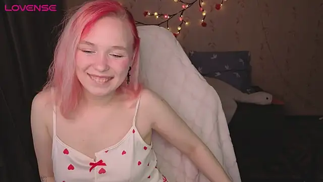 NaomiYoru online show from May 16, 9:13 pm