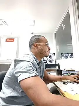 SanChacal5694 online show from January 5, 10:13 pm