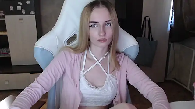 Cutti Crystal online show from September 30, 6:07 am