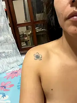 Snapshot of Huitaca_ chatting on October 16, 3:18 am Huitaca online show from October 16, 3:18 am