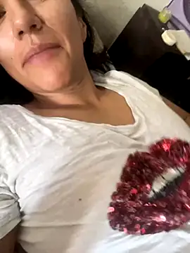 Snapshot of Huitaca_ chatting on October 26, 2:23 pm Huitaca online show from October 26, 2:23 pm