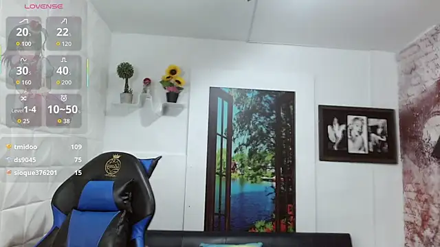 Snapshot of gigi_gilt_ chatting on March 22, 9:23 am gigi gilt online show from March 22, 9:23 am