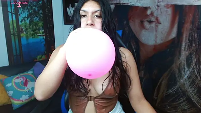 gigi gilt  online show from June 24, 8:41 pm