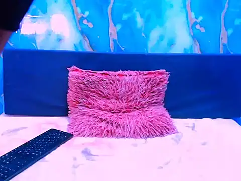 Snapshot of ebonypretty4u69 chatting on January 14, 5:57 am ebonypretty4u69 online show from January 14, 5:57 am