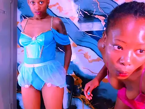 Snapshot of ebonypretty4u69 chatting on February 6, 6:40 am ebonypretty4u69 online show from February 6, 6:40 am