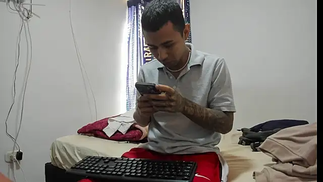  Logan Colton  online show from December 19, 5:20 pm