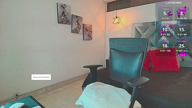 Snapshot of Rossi_ss1 chatting on November 27, 3:52 am Rossi ss1 online show from November 27, 3:52 am