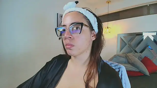 Snapshot of Rossi_ss1 chatting on February 6, 4:28 am Rossi ss1 online show from February 6, 4:28 am