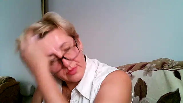 Snapshot of Dana4921 chatting on September 21, 3:57 pm Dana4921 online show from September 21, 3:57 pm