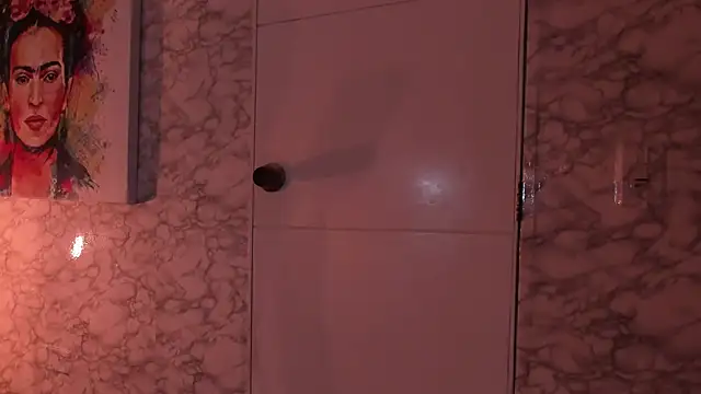 SASHA BROWNIE   online show from November 8, 8:07 pm