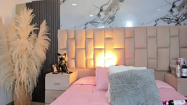 Snapshot of cloesummerr_ chatting on March 12, 12:55 pm cloesummerr online show from March 12, 12:55 pm