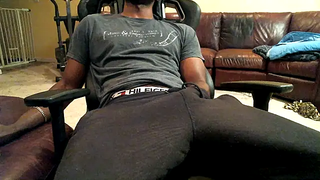 james421   online show from December 1, 5:56 am