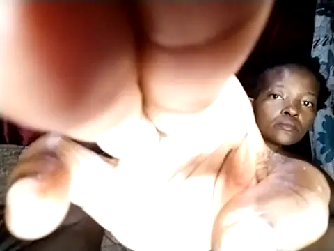 Snapshot of curvyyyyBabe chatting on March 26, 12:00 pm curvyyyyBabe online show from March 26, 12:00 pm