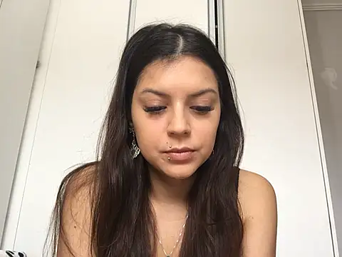 Snapshot of angelsecrets chatting on May 18, 6:36 pm angelsecrets online show from May 18, 6:36 pm