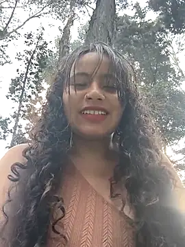 Snapshot of Yaya_watson chatting on February 13, 8:27 pm Yaya watson online show from February 13, 8:27 pm