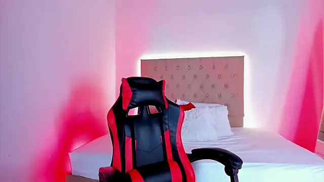 Zafiro  Brown online show from October 16, 11:33 am