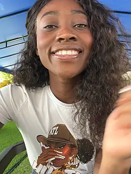 Skylar Smith  online show from May 12, 2:36 pm