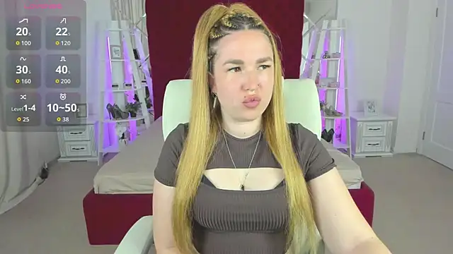 Snapshot of Sofii_darling chatting on April 7, 4:40 pm Sofii darling online show from April 7, 4:40 pm
