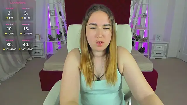 Snapshot of Sofii_darling chatting on April 23, 4:53 pm Sofii darling online show from April 23, 4:53 pm