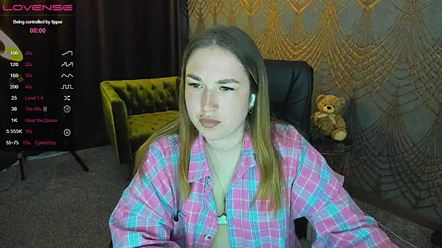 Snapshot of Sofii_darling chatting on May 4, 4:36 pm Sofii darling online show from May 4, 4:36 pm