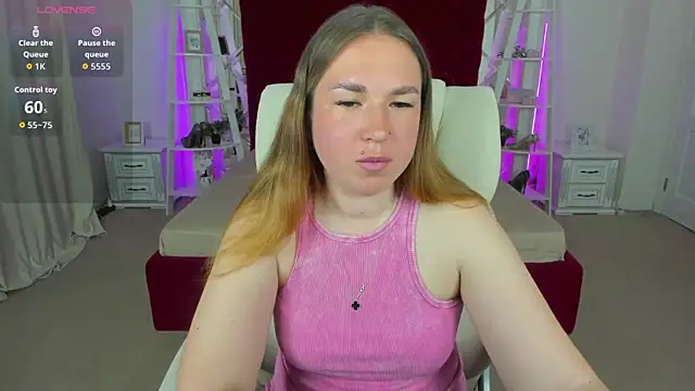 Snapshot of Sofii_darling chatting on May 8, 4:34 pm Sofii darling online show from May 8, 4:34 pm