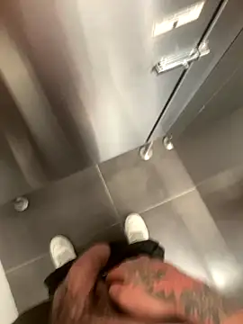 malek xarx  online show from September 18, 2:30 pm