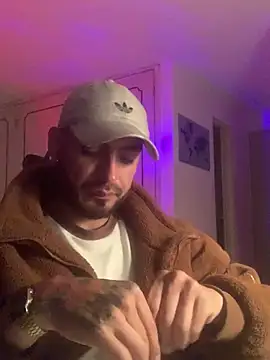 malek xarx  online show from February 4, 5:35 am