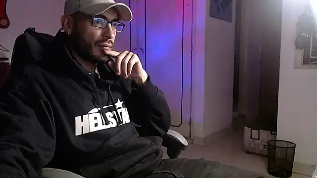 malek xarx  online show from February 8, 6:50 am