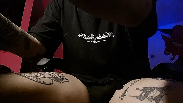 malek xarx  online show from April 3, 3:26 am