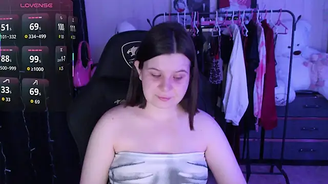 AmyVibess online show from May 7, 6:02 pm
