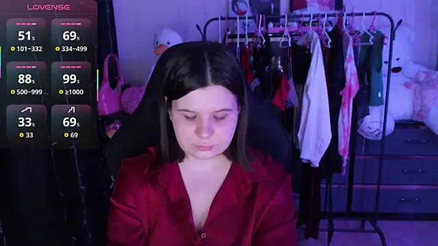 AmyVibess online show from May 14, 6:15 pm