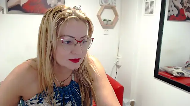 DIVAX MONSERRAT online show from February 20, 9:15 pm