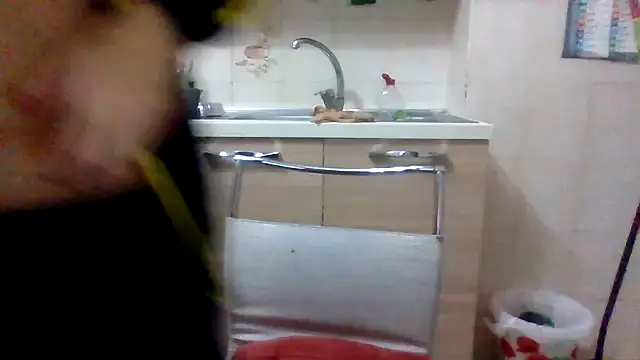 Snapshot of Kelly80 chatting on October 19, 3:07 am Kelly80 online show from October 19, 3:07 am