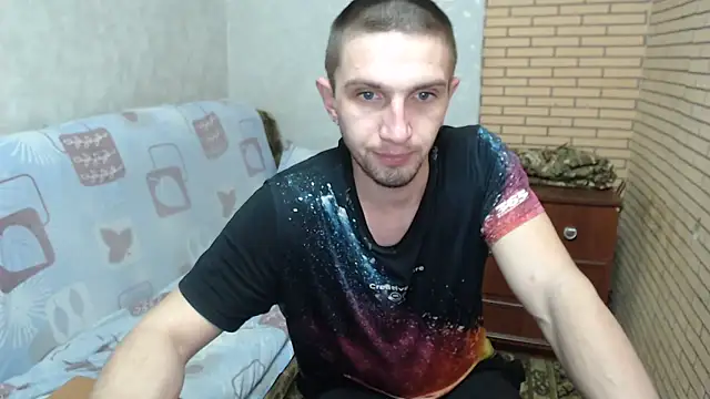 Snapshot of Alexilon chatting on January 5, 5:27 pm Alexilon online show from January 5, 5:27 pm