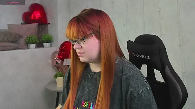 Snapshot of Michelle_Wilsson chatting on March 28, 8:03 am Michelle Wilsson online show from March 28, 8:03 am