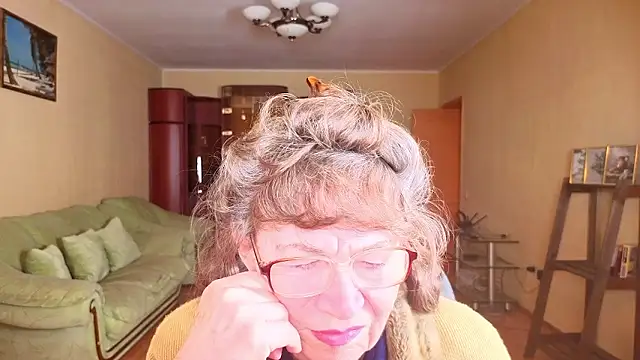 Betty Brick online show from January 14, 1:39 pm