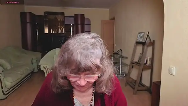 Snapshot of Betty_Brick chatting on April 29, 5:30 pm Betty Brick online show from April 29, 5:30 pm