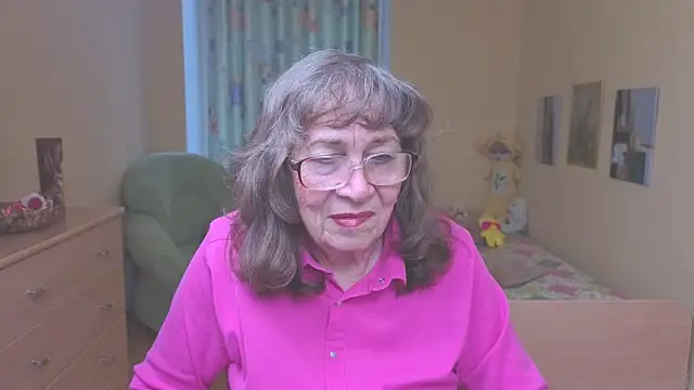 Snapshot of Betty_Brick chatting on May 14, 3:41 pm Betty Brick online show from May 14, 3:41 pm