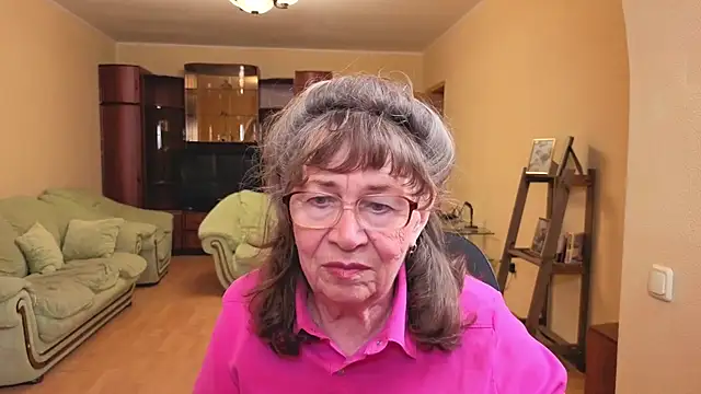 Snapshot of Betty_Brick chatting on May 15, 4:36 pm Betty Brick online show from May 15, 4:36 pm