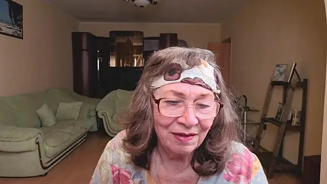 Snapshot of Betty_Brick chatting on May 17, 4:03 pm Betty Brick online show from May 17, 4:03 pm