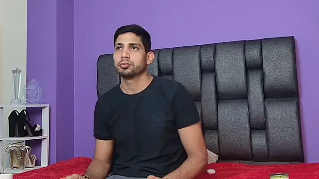 ashtoncooperr online show from October 2, 7:10 pm