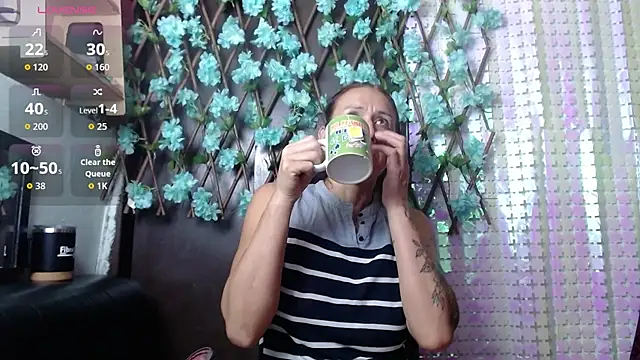 Snapshot of darling_hott chatting on September 27, 11:37 am darling hott online show from September 27, 11:37 am