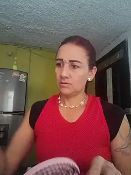 Snapshot of darling_hott chatting on November 19, 12:27 pm darling hott online show from November 19, 12:27 pm