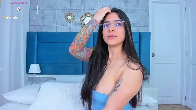KamilaBetancourt online show from May 4, 2:57 pm